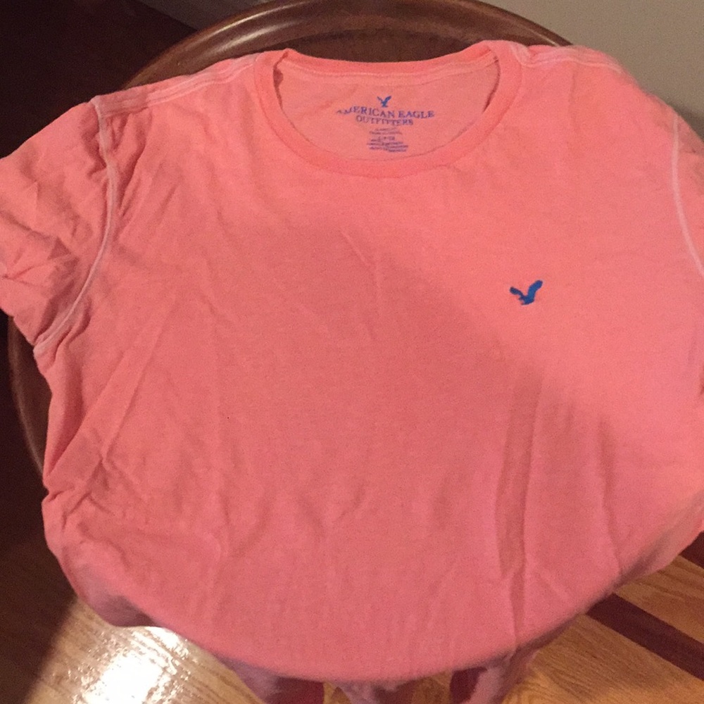 American Eagle pink t shirt